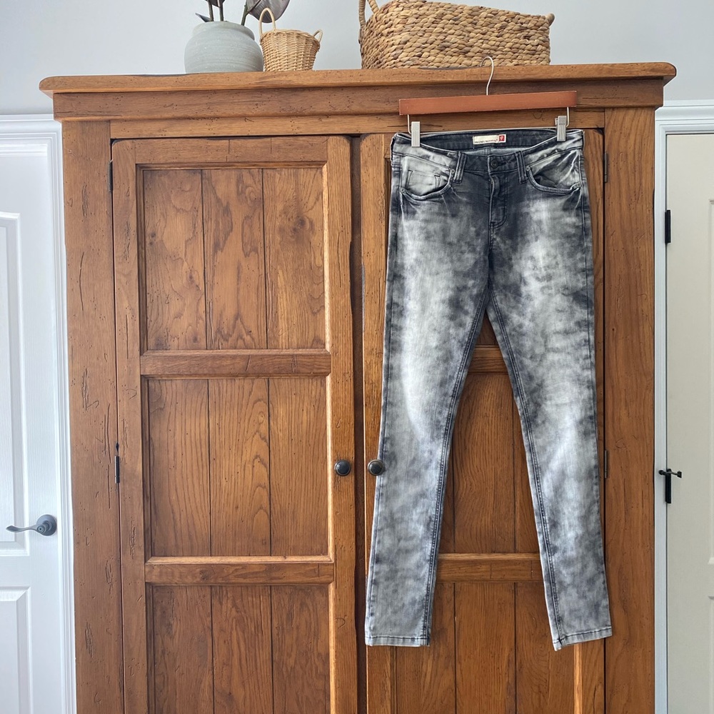 Just USA washed out jeans like new never worn bought at blush boutique!! Size 9